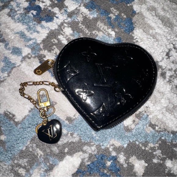Patent style Black Heart Key Holder - Picture 2 of 10